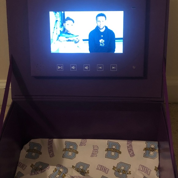 Curry 7 bamazing/ card singed by curry and Storm - Picture 2 of 7